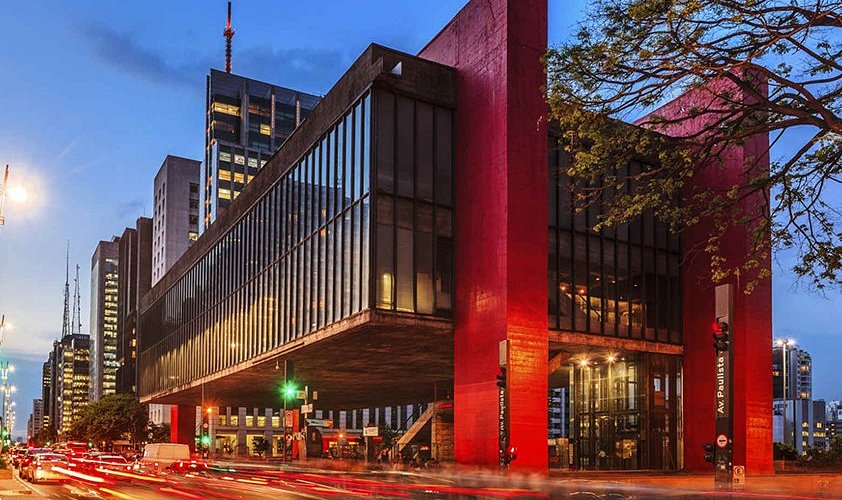 São Paulo: Uma Metrópole de Oportunidades para Troca de Temporada