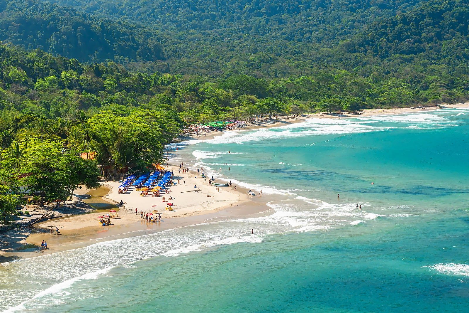 Troca de temporada em Ilhabela: um paraíso de praias, cachoeiras e gastronomia